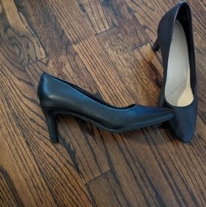 Clarks Court shoes size 7 leather upper